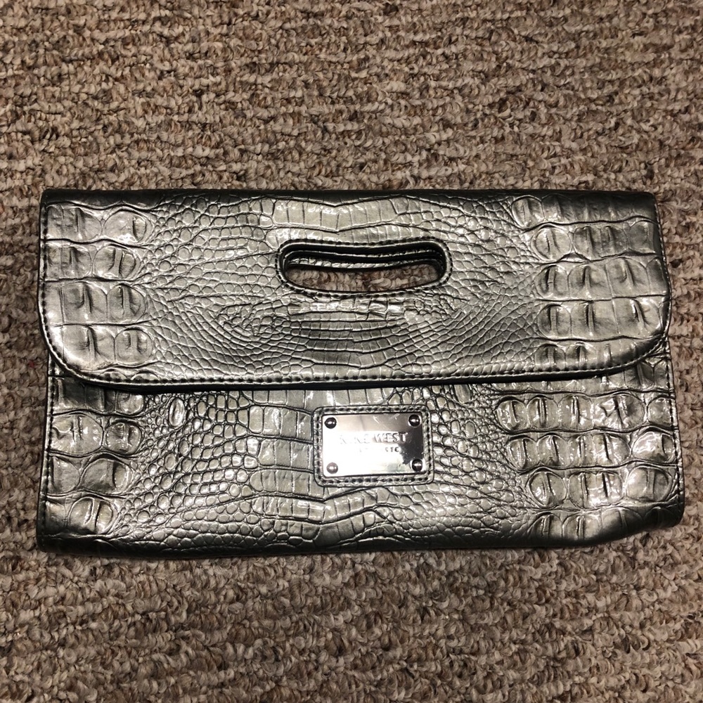 Silver Clutch